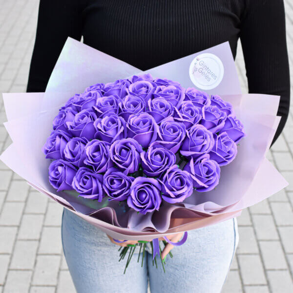 Kvepiančios muilo gėlės Violetinės mažos rožės