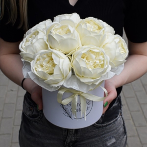 Muilo gėlės dėžutėje „Kreminiai bijūnai“ vestuvių dovanos
