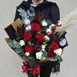 Šventinė raudonų rožių elegancija